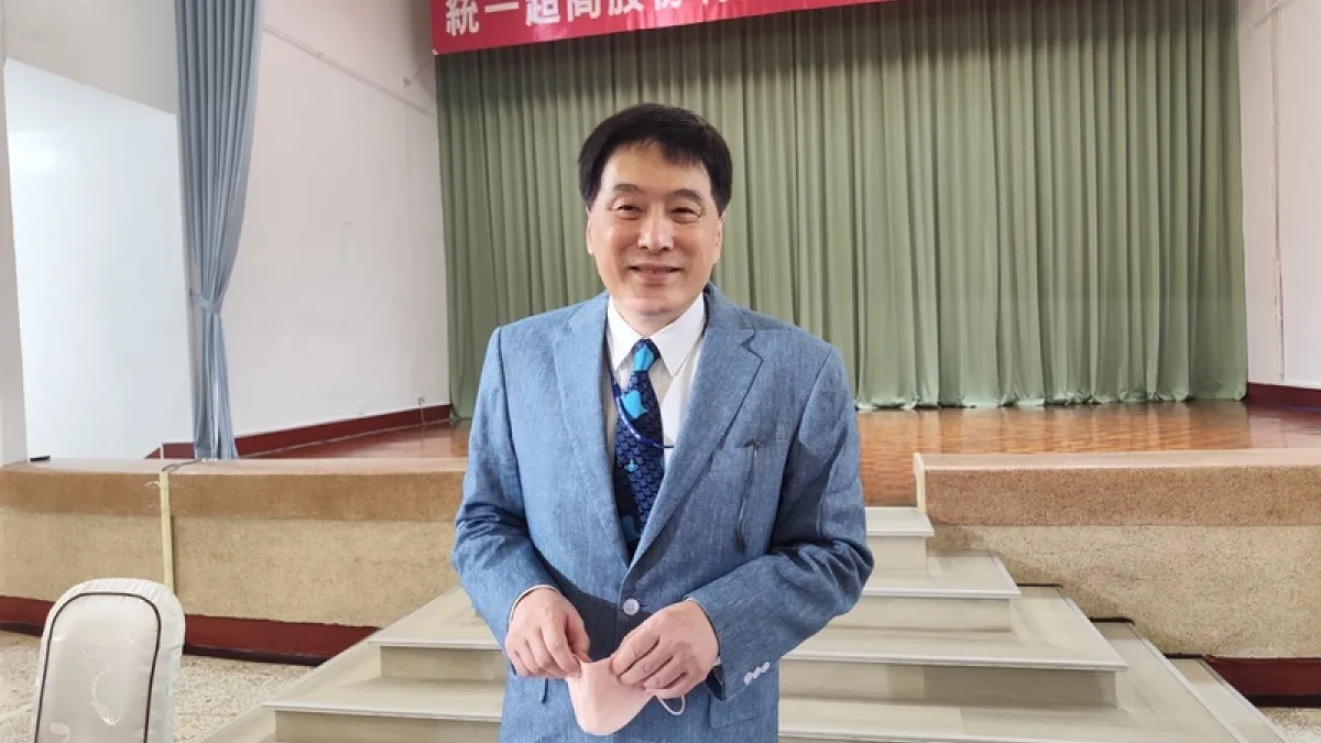 家樂福台灣事業即將更名,統一超董事長羅智先表示,招牌、硬體設施等項目,將依規範分階段調整。(中央社)