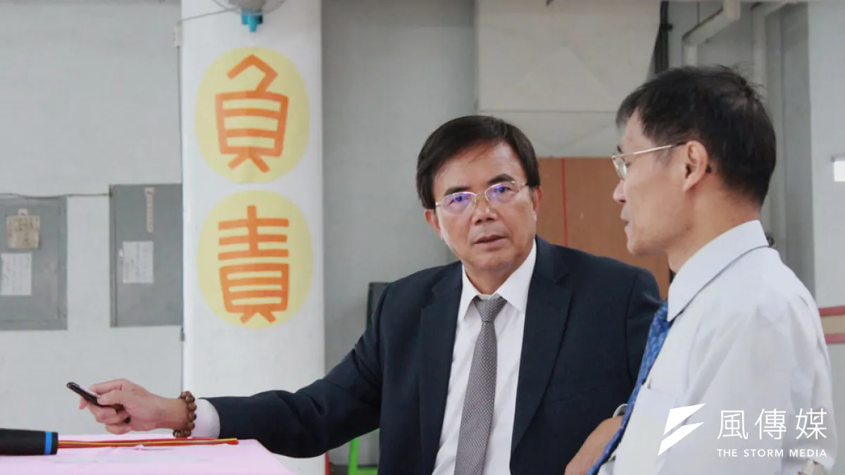 蔡碧仲推出「開放政府」的絕招,讓縣民掌握施政情況。(侯柏青攝)