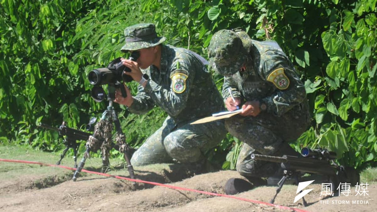 機步333旅日前才剛拿下軍團狙擊手競賽冠軍,而後又於司令部狙擊手競賽中,再奪聯兵旅級團體第一名殊榮。(取自「埔光部隊(三三三旅)-北大武山下的點滴」臉書) 機步333旅日前才剛拿下軍團狙擊手競賽冠軍,而後又於司令部狙擊手競賽中,再奪聯兵旅級團體第一名殊榮。(取自「埔光部隊(三三三旅)-北大武山下的點滴」臉書)