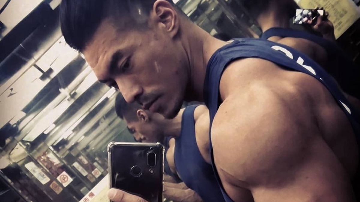 年僅37歲的健身教練「筋肉爸爸」,日前因中風一度生命垂危,太太特別發文提醒大家維持良好生活習慣的重要!(圖片來源:筋肉爸爸JZ臉書) 年僅37歲的健身教練「筋肉爸爸」,日前因中風一度生命垂危,太太特別發文提醒大家維持良好生活習慣的重要!(圖片來源:筋肉爸爸JZ臉書)