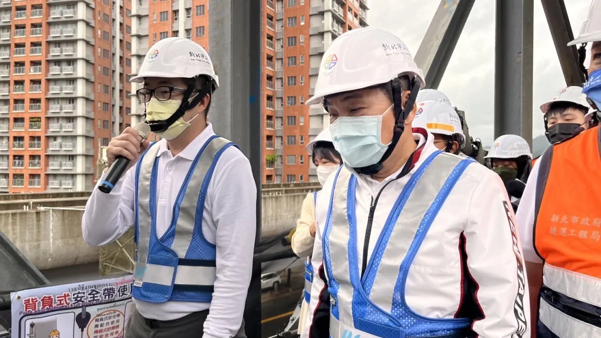 新北市長侯友宜視察捷運三峽車站。(資料照,新北市捷運局提供)