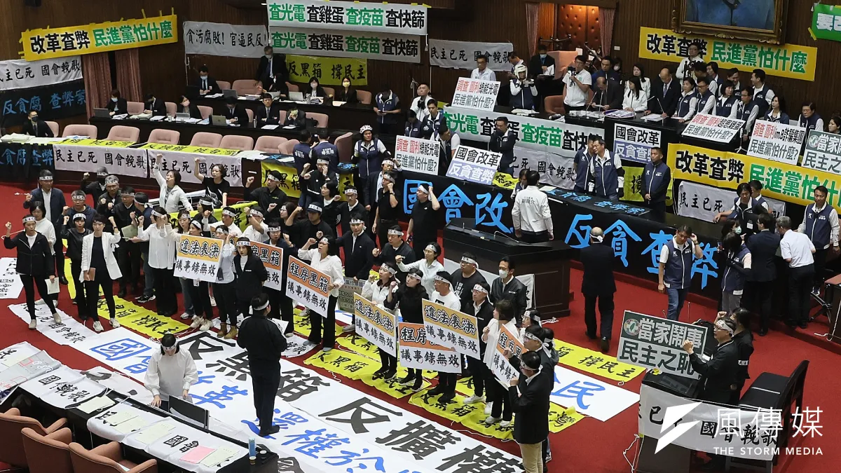 立法院會24日繼續處理國會改革法,朝野立委在表決時各自表達立場。(資料照,柯承惠攝)