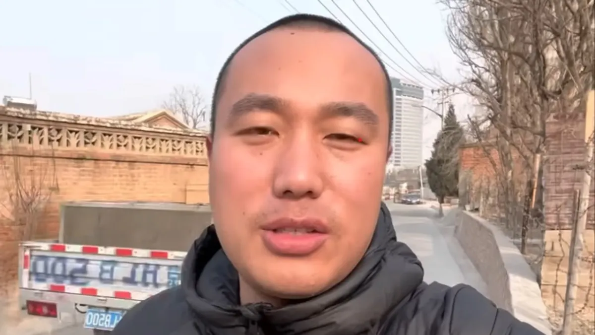 中國網紅被爆騙台灣人捐款。(圖/翻攝自YouTube) 中國網紅被爆騙台灣人捐款。(圖/翻攝自YouTube)