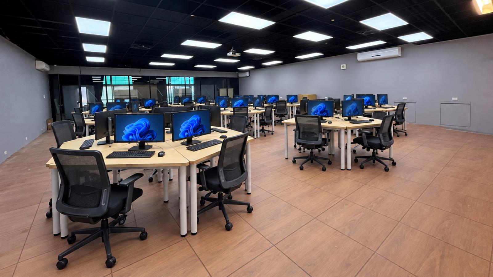 南應大引進Nvidia H200建全台最強地端AI藝術算力中心 並邀東海大學聯手推廣