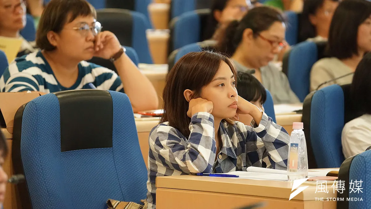 圖為國教盟邀請前清大校長李家同以「令人困惑而擾民的108課綱與入學辦法」為題演講,吸引許多家長到場旁聽。(盧逸峰攝)