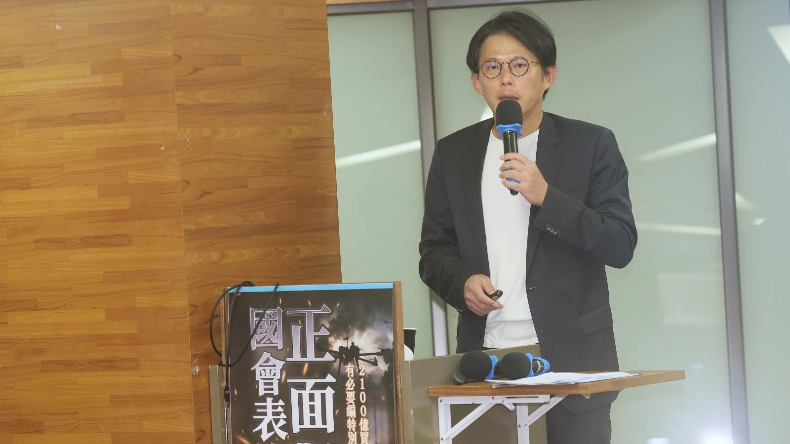 國防無人機採購爆黑箱?黃國昌拋「台版Blue UAS」:別讓預算丟水裡