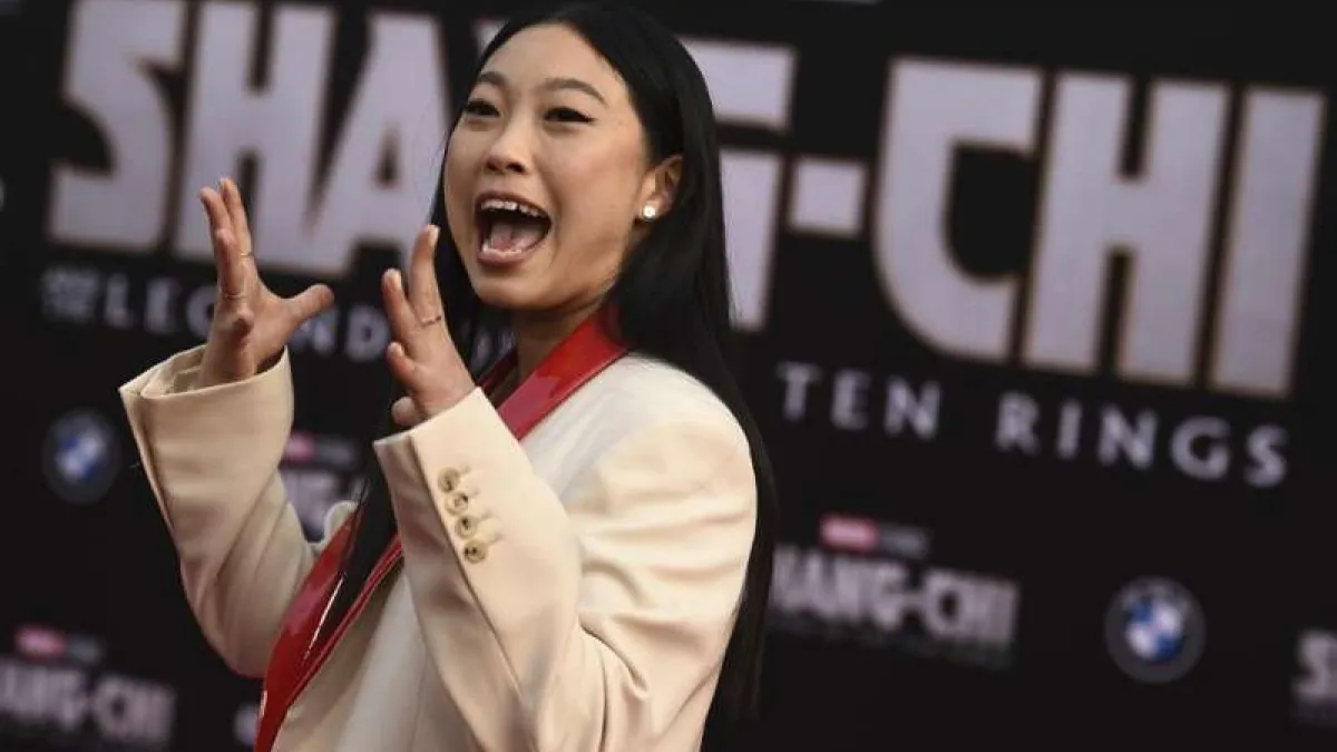 8月16日,Awkwafina參加《尚氣與十環幫傳奇》首映。(AP)