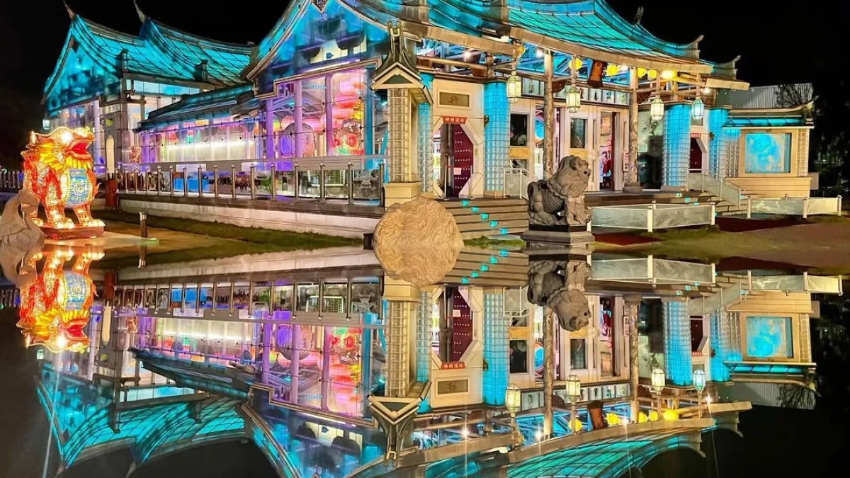 Changhua's Lukang landmark: the Glass Mazu Temple. (Photo / Instagram @au_maomao0618)