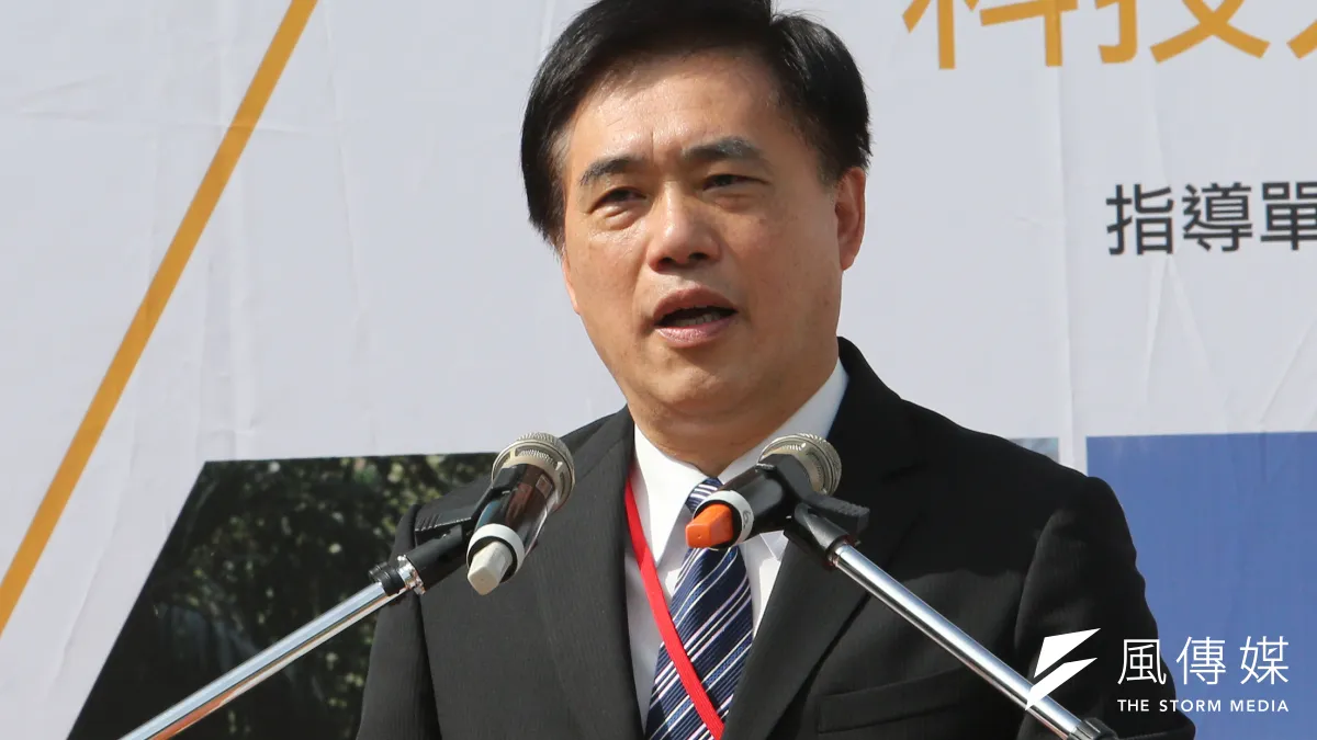 台北市警察局錄影監視系統專用網路,向「台智光」租用頻寬全部改用3M的爭議,最近成為北市前後任市長的口水戰,而一切得溯源至郝龍斌市府最初所拍板的25年母約。(資料照,吳逸驊攝)