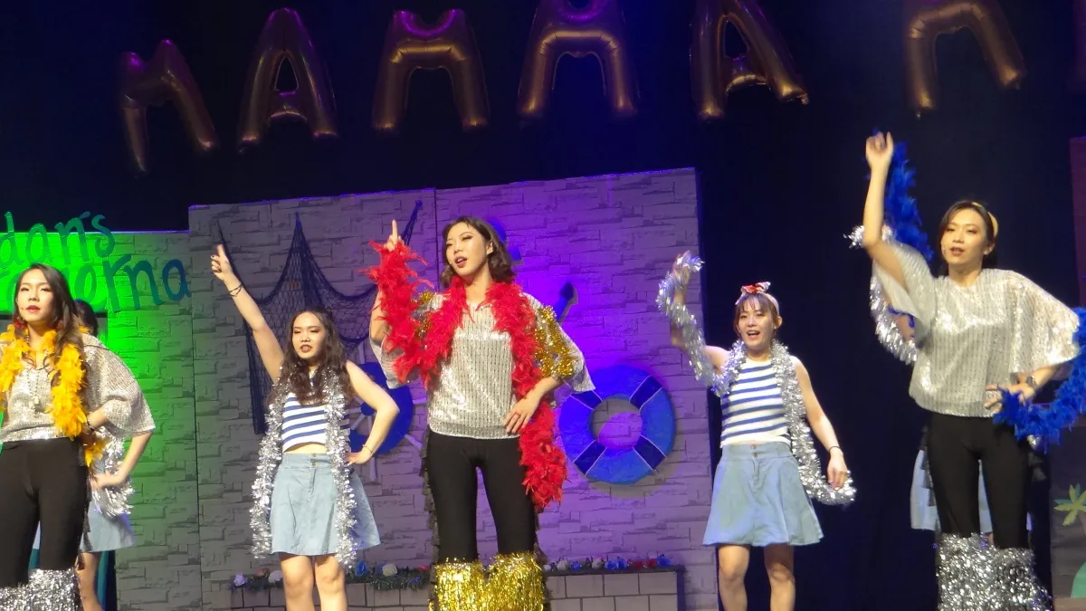 正修科大應用外語系畢業公演「Mamma Mia」登場。(圖/正修科技大學提供)