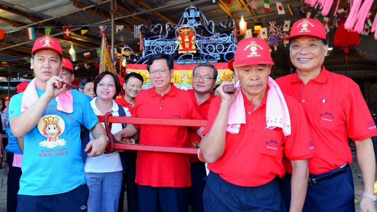 結合宗教虔誠與閩南特色 壽山岩觀音菩薩出巡遶境 結合宗教虔誠與閩南特色 壽山岩觀音菩薩出巡遶境