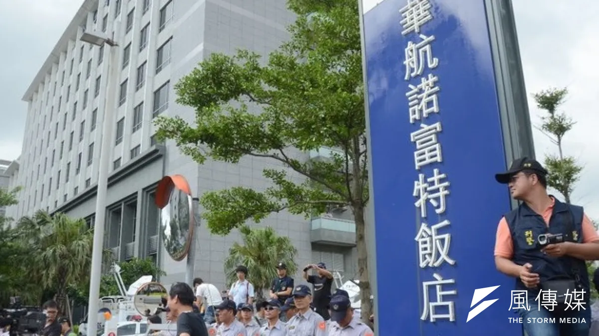 航警局刑警大隊股長黃秀真則解釋說,警方是站在「關懷」的立場,擔心房內成員是否須飲食等生活需求,更強調並沒有限制其成員的人身自由,只是配合飯店報案。(宋小海攝)