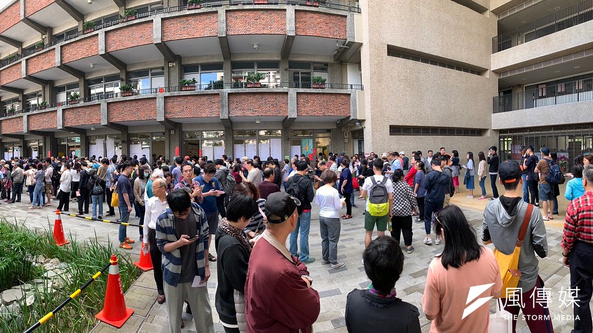 去年2018年九合一選舉大排長龍(資料照,呂紹煒攝) 去年2018年九合一選舉大排長龍(資料照,呂紹煒攝)