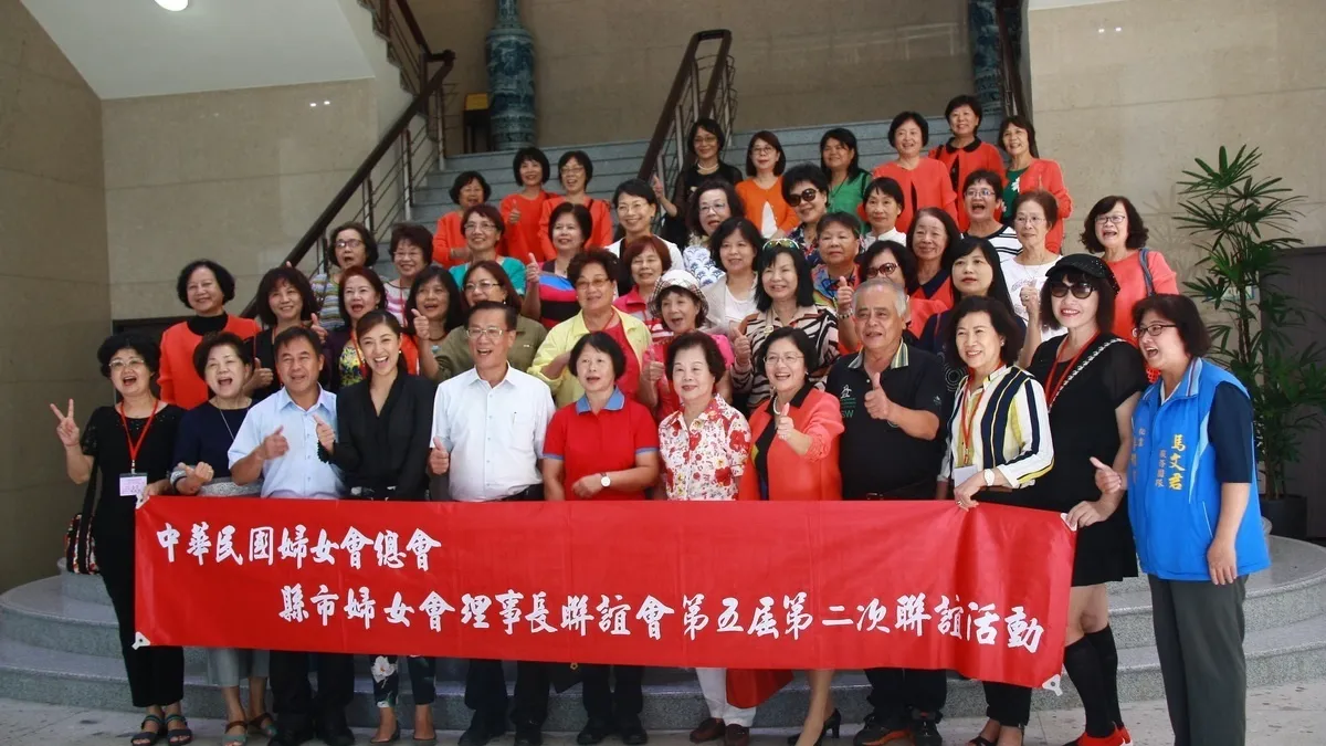 全國婦女會訪南投 捐贈貧戶秋節慰問金