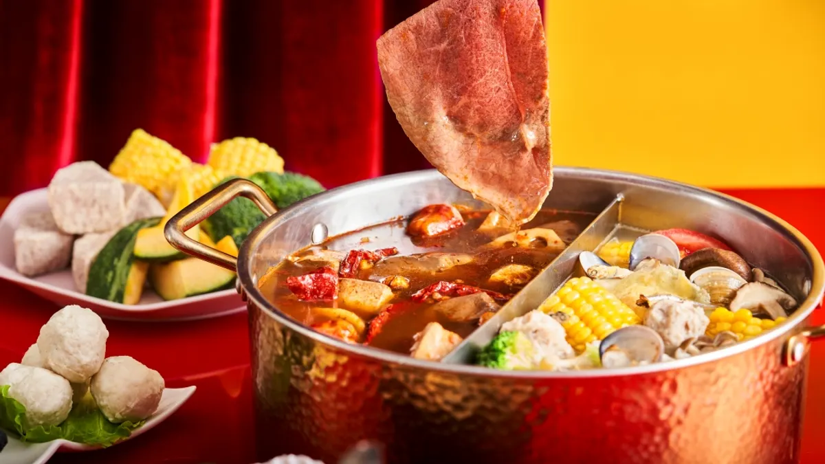 9月4日壽星站出來!小福利94快樂節壽星吃鍋只要94元。(圖/小福利麻辣鍋提供) 9月4日壽星站出來!小福利94快樂節壽星吃鍋只要94元。(圖/小福利麻辣鍋提供)