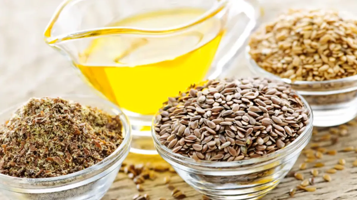 亞麻仁油中富含Omega-3脂肪酸,普遍認為對減肥、回春、美容和促進健康都有幫助。(翻攝自youtube) 亞麻仁油中富含Omega-3脂肪酸,普遍認為對減肥、回春、美容和促進健康都有幫助。(翻攝自youtube)