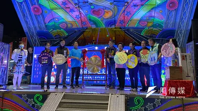 臺中市環保局25日晚間舉辦台中市首座環保夜市-大慶環保夜市啟動活動。(圖/王秀禾)