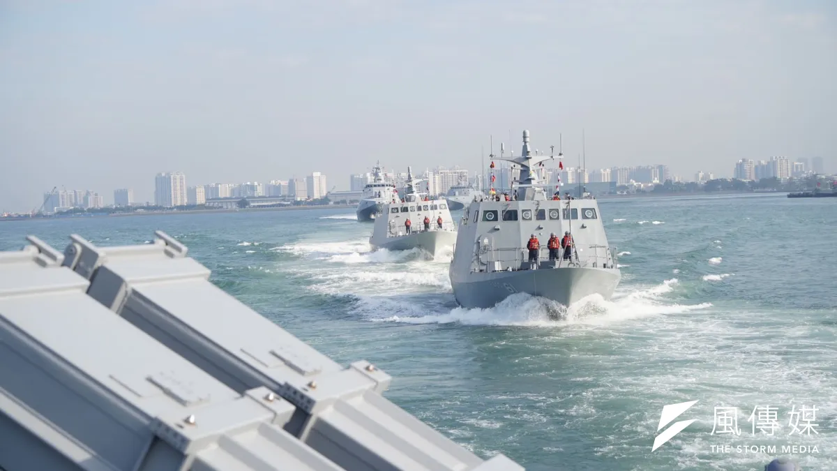 光六飛彈快艇、沱江級巡邏艦進行緊急出港暨戰術機動、作戰攻擊演練。(張曜麟攝)