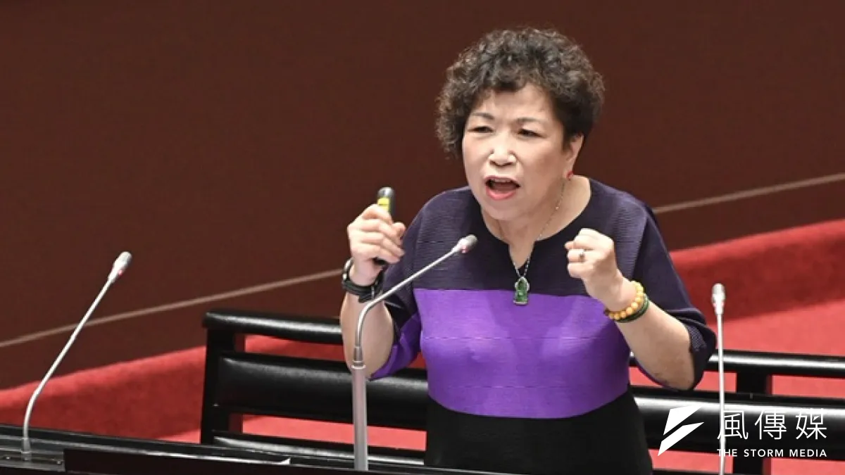立委游毓蘭指出台灣使用車種分流,無端造成許多車流中的「衝突點」。(風傳媒/陳思明攝)