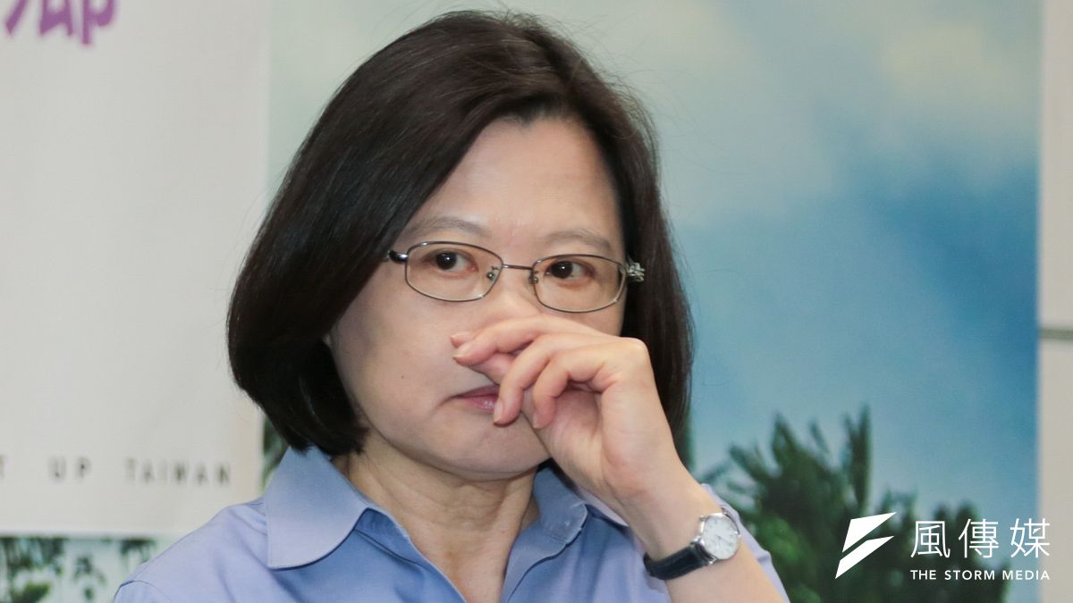 民進黨總統參選人蔡英文在中常會上要求,黨公職不要於洪秀柱的個人健康問題上炒作、做文章。(資料照,余志偉攝) 民進黨總統參選人蔡英文在中常會上要求,黨公職不要於洪秀柱的個人健康問題上炒作、做文章。(資料照,余志偉攝)