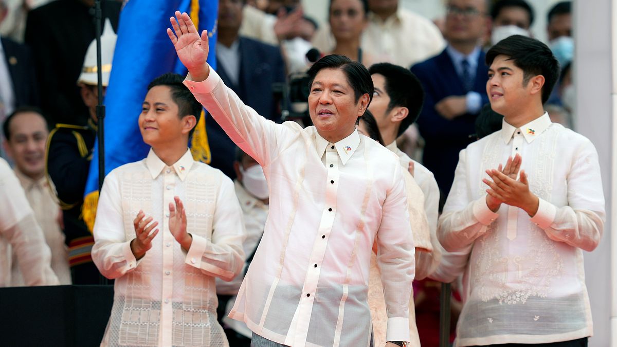 菲律賓前貪腐獨裁者馬可仕之子小馬可仕,2022年6月30日就任總統(AP) 菲律賓前貪腐獨裁者馬可仕之子小馬可仕,2022年6月30日就任總統(AP)