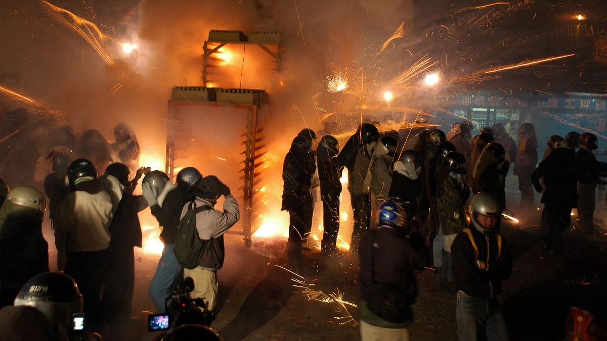 一路嗨到半夜! 台南鹽水蜂炮重頭戲震撼登場 一路嗨到半夜! 台南鹽水蜂炮重頭戲震撼登場