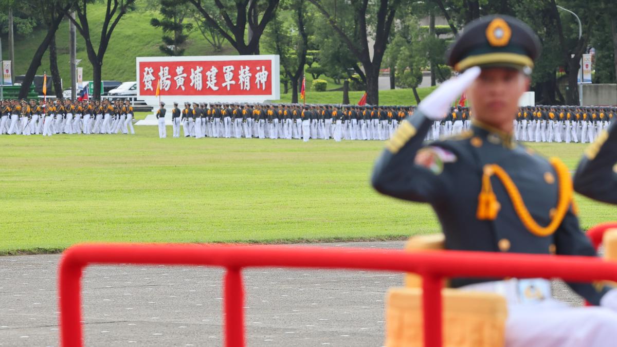 當兵免站哨了?9軍校衛哨外包這時上路 粉專曝國軍真警訊:保全顧營門不是重點