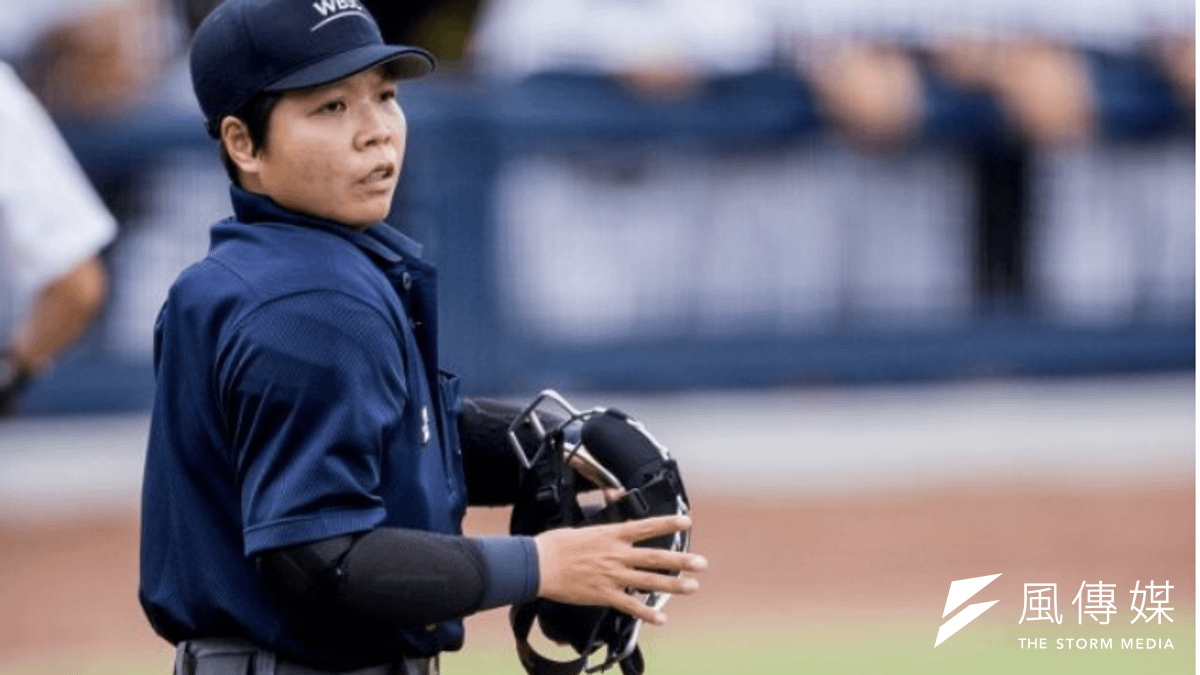 劉柏君從小熱愛棒球,打破性別框架,進入以男性為主的棒球裁判圈,成為台灣首位棒球女主審。(資料照,取自WBSC官網) 劉柏君從小熱愛棒球,打破性別框架,進入以男性為主的棒球裁判圈,成為台灣首位棒球女主審。(資料照,取自WBSC官網)
