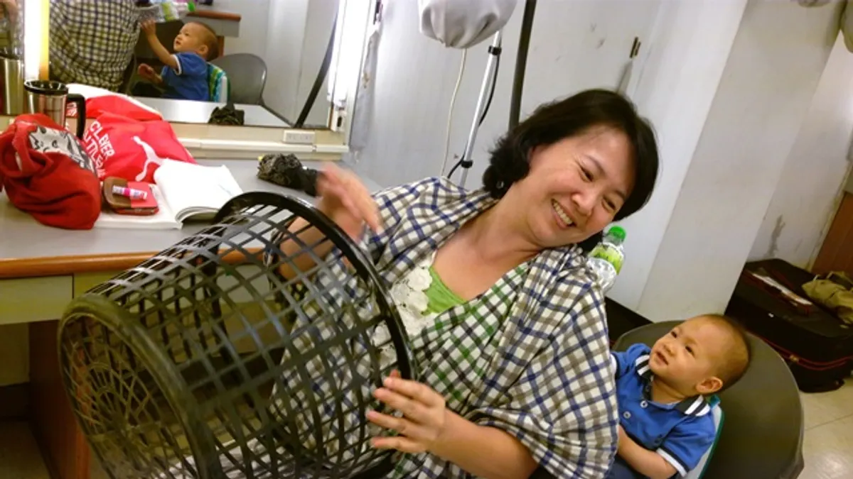 相聲瓦舍允許員工帶小孩上班,在劇場帶小孩的經驗又是怎麼樣的呢?(圖/陳欣岑,廣藝基金會提供)