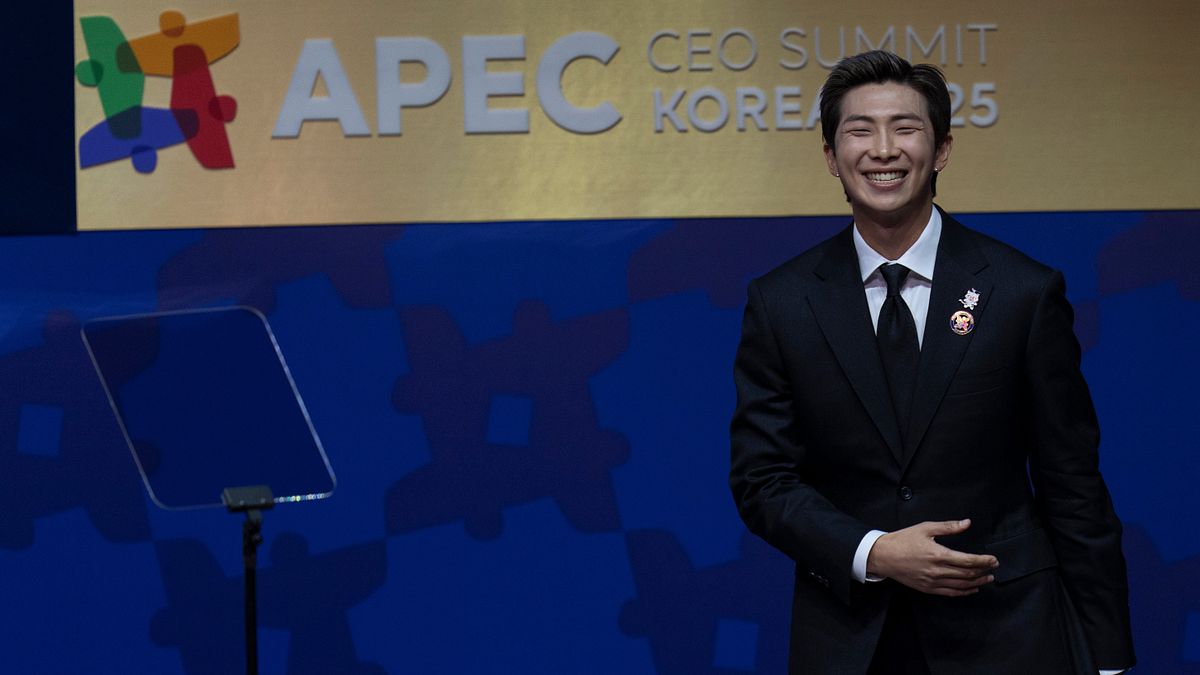 當中國猶豫限韓令,APEC峰會已見證K-POP外交實力 到底是誰把韓流推向全球?