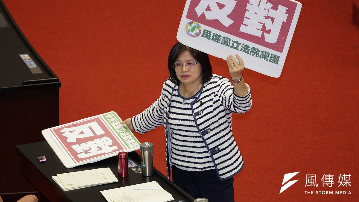 社福衛環委員會在第10屆同樣是民進黨大熱門,原擁有相關專業的不分區立委吳玉琴,最終因民進黨團決議禮讓新人,而「轉到」到冷門的司法委員會。(資料照,盧逸峰攝) 社福衛環委員會在第10屆同樣是民進黨大熱門,原擁有相關專業的不分區立委吳玉琴,最終因民進黨團決議禮讓新人,而「轉到」到冷門的司法委員會。(資料照,盧逸峰攝)