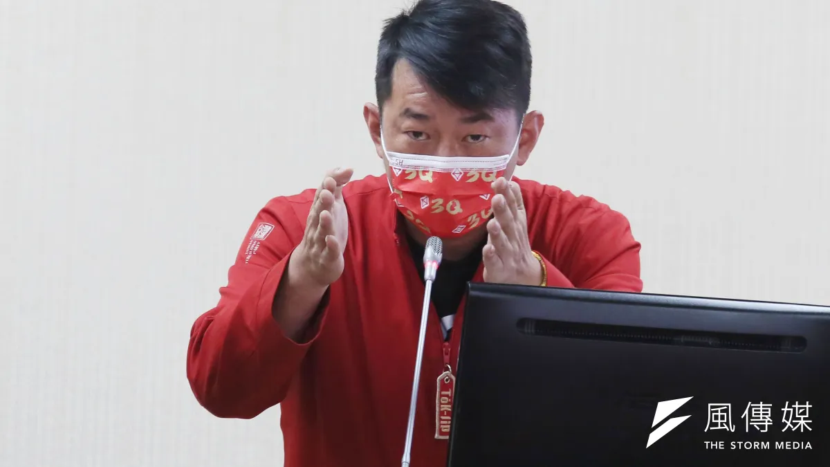 被罷免的立委陳柏惟預計在年底選戰中,將扮演台灣基進議員提名的關鍵角色。(資料照,柯承惠攝)