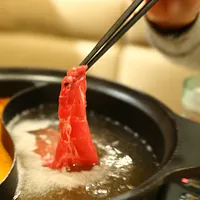 鼎王麻辣鍋は、地元で親しまれる名店でありながら、韓流スターが台湾訪問時に必ず立ち寄る“推し火鍋”。「韓流スターに最も愛される火鍋No.1」とも称されている。(イメージ画像/photo-ac) 鼎王麻辣鍋は、地元で親しまれる名店でありながら、韓流スターが台湾訪問時に必ず立ち寄る“推し火鍋”。「韓流スターに最も愛される火鍋No.1」とも称されている。(イメージ画像/photo-ac)