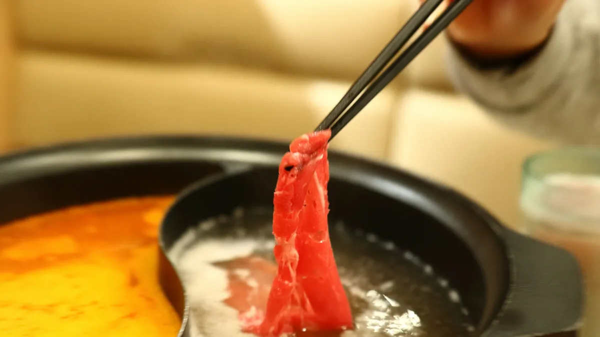 鼎王麻辣鍋は、地元で親しまれる名店でありながら、韓流スターが台湾訪問時に必ず立ち寄る“推し火鍋”。「韓流スターに最も愛される火鍋No.1」とも称されている。(イメージ画像/photo-ac) 鼎王麻辣鍋は、地元で親しまれる名店でありながら、韓流スターが台湾訪問時に必ず立ち寄る“推し火鍋”。「韓流スターに最も愛される火鍋No.1」とも称されている。(イメージ画像/photo-ac)