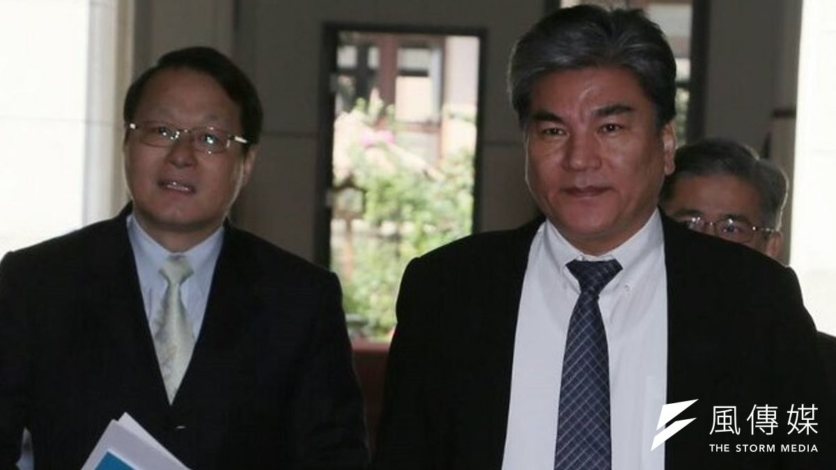 行政院長江宜樺決定發對《地政士法》提出覆議,但內政部長李鴻源當初並未反對立院修法。(余志偉攝) 行政院長江宜樺決定發對《地政士法》提出覆議,但內政部長李鴻源當初並未反對立院修法。(余志偉攝)