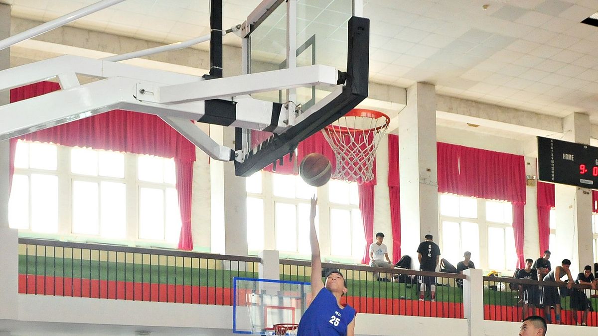 縣長盃籃球錦標賽 各校力拼佳績 縣長盃籃球錦標賽 各校力拼佳績