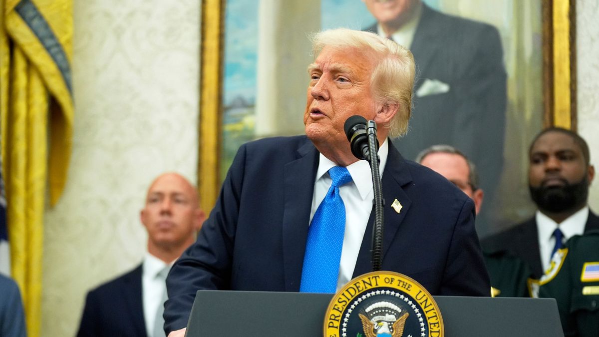 美國總統川普對中國發動「關稅戰」,讓許多公司必須面對倉皇決策的經營風險。(資料照,美聯社) 美國總統川普對中國發動「關稅戰」,讓許多公司必須面對倉皇決策的經營風險。(資料照,美聯社)