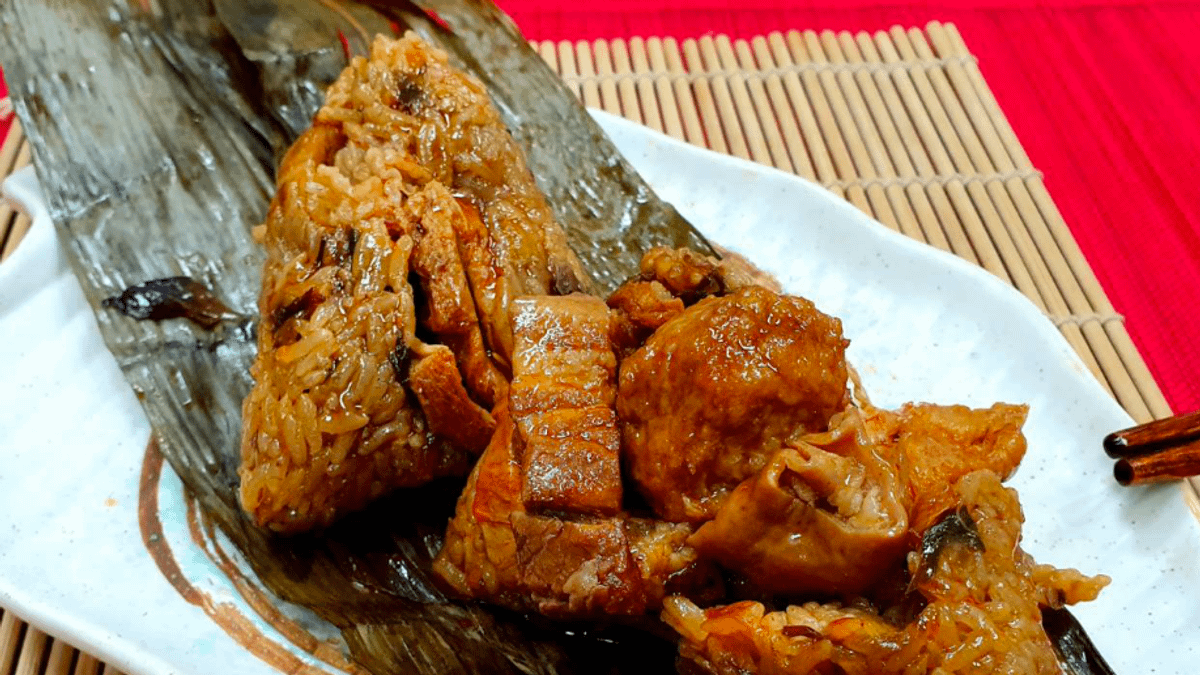 億長御坊的麻辣肉粽口味超特別!(圖/取自億長御坊官網) 億長御坊的麻辣肉粽口味超特別!(圖/取自億長御坊官網)