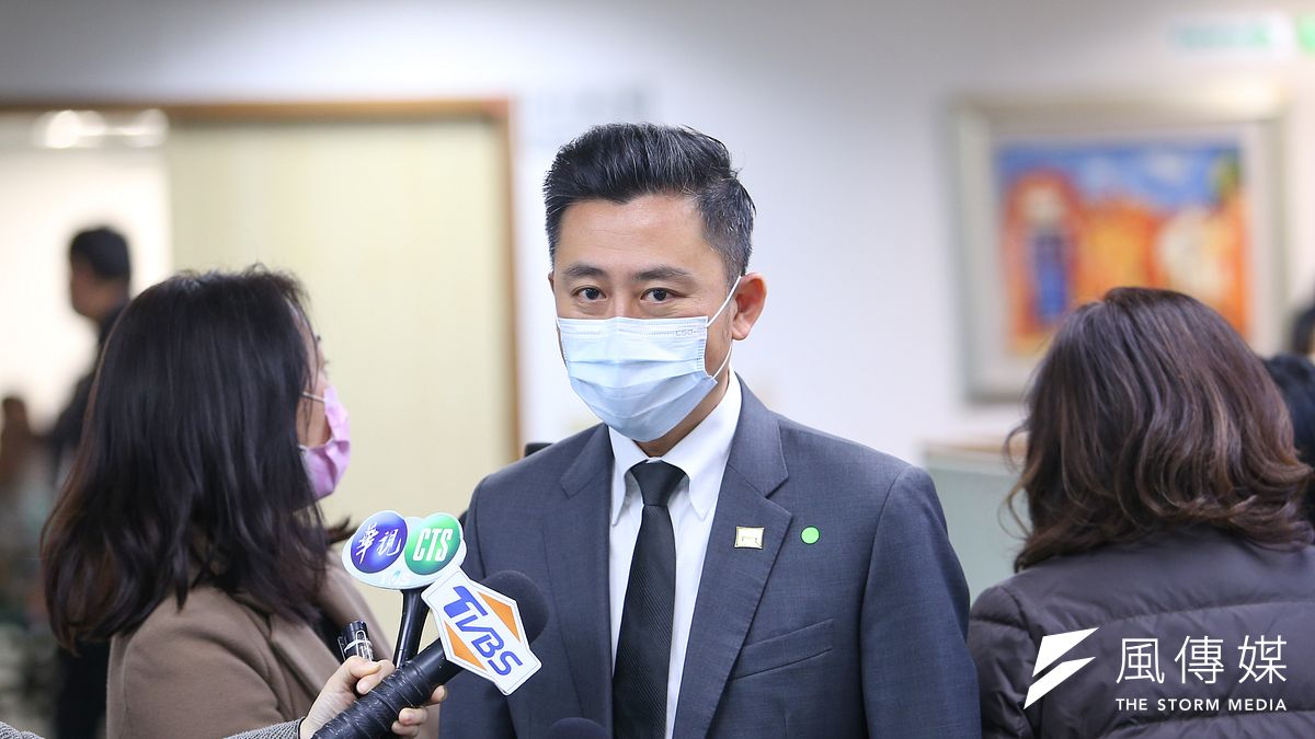 新竹市長林智堅拋出新竹縣市合併升格議題值得討論,但若為自己再選則另當別論。(顏麟宇攝) 新竹市長林智堅拋出新竹縣市合併升格議題值得討論,但若為自己再選則另當別論。(顏麟宇攝)