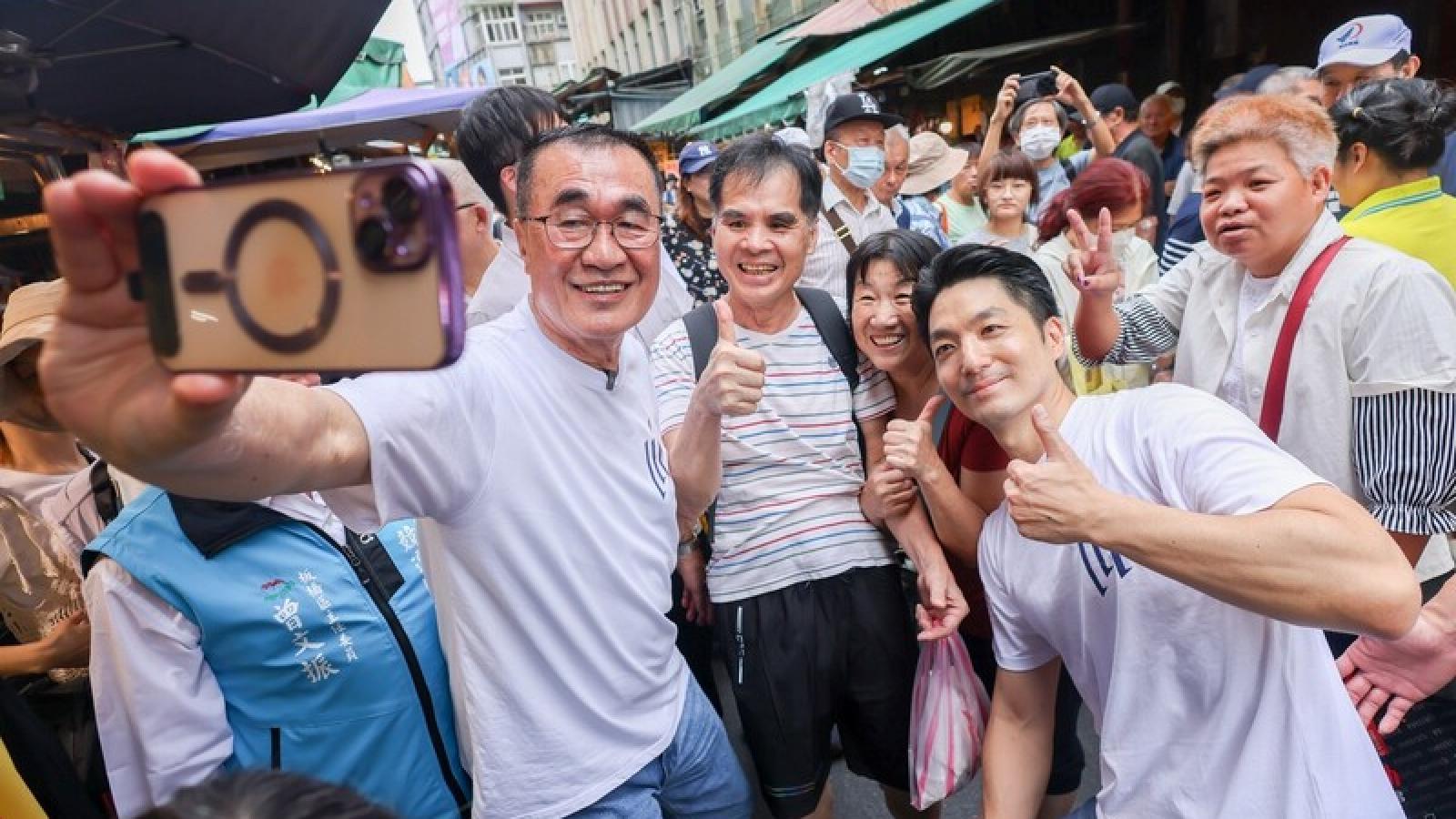 蔣萬安、侯友宜合體挺李四川!藍營酸蘇巧慧:台前抱侯、台後打侯