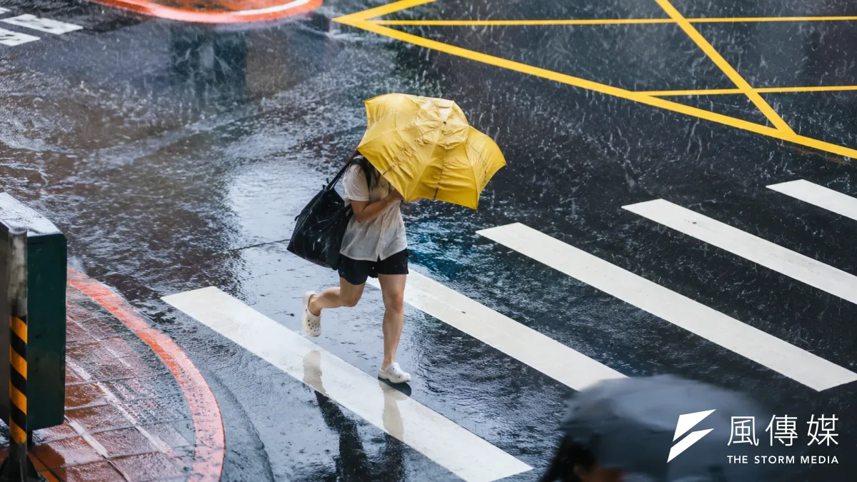 台風9号(バービー)が台湾に接近している。気象専門家の呉徳栄氏は9日、気象応用推進基金会のコラムで、金曜から土曜にかけて台風の影響が台湾で最も強まるとして注意を呼びかけた。(イメージ写真/AI生成)