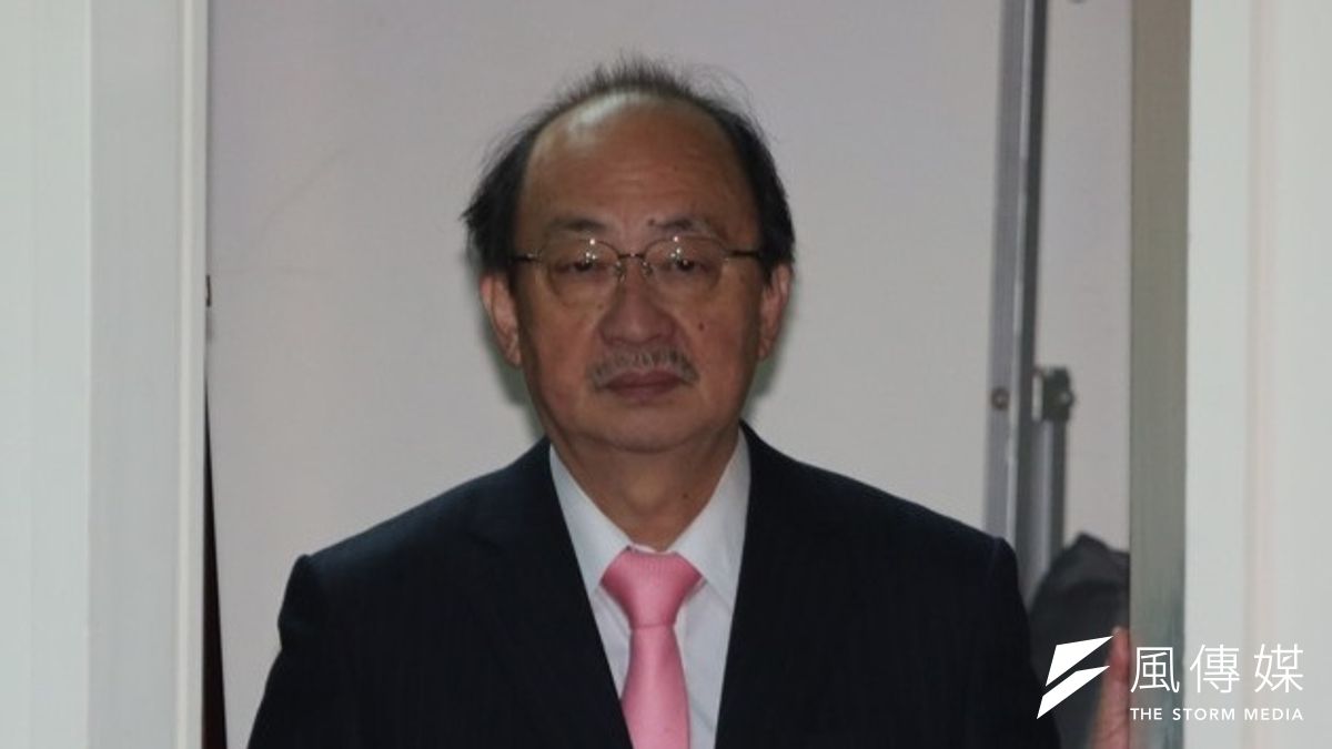 民進黨立院黨團總召柯建銘表示,除非馬英九道歉,並將服貿退回,否則民進黨絕不接受。(余志偉攝) 民進黨立院黨團總召柯建銘表示,除非馬英九道歉,並將服貿退回,否則民進黨絕不接受。(余志偉攝)