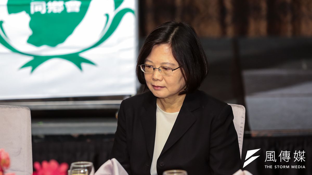 民進黨總統參選人蔡英文表示,在「少子女化」的趨勢下,無可避免要面對大學供過於求的問題,面對必須退場的大學,也一定要優先保障現有學生的受教權與教職員權益。(資料照,顏麟宇攝) 民進黨總統參選人蔡英文表示,在「少子女化」的趨勢下,無可避免要面對大學供過於求的問題,面對必須退場的大學,也一定要優先保障現有學生的受教權與教職員權益。(資料照,顏麟宇攝)