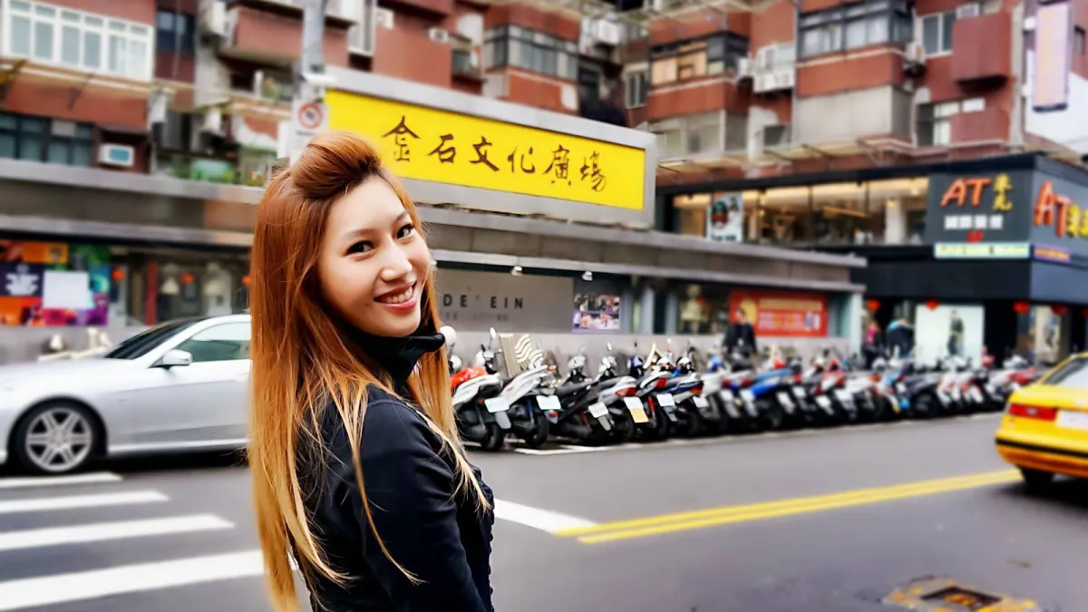 有「選美皇后」之稱的朱珍瑤,具有「護理師」背景,準備投入台北市大安文山區的議員選舉。(取自珍心守護 瑤動台北-朱珍瑤臉書)
