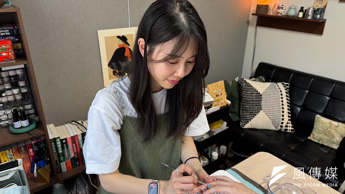 台湾出身ネイリスト「NeiruNailStudio」Cheryl氏。(写真/黃信維撮影) 台湾出身ネイリスト「NeiruNailStudio」Cheryl氏。(写真/黃信維撮影)