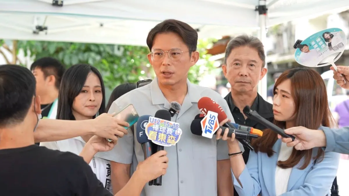 民眾黨主席黃國昌從最初的親綠急先鋒變成如今的反綠大將,問政立場擺盪不小。(資料照,民眾黨提供)