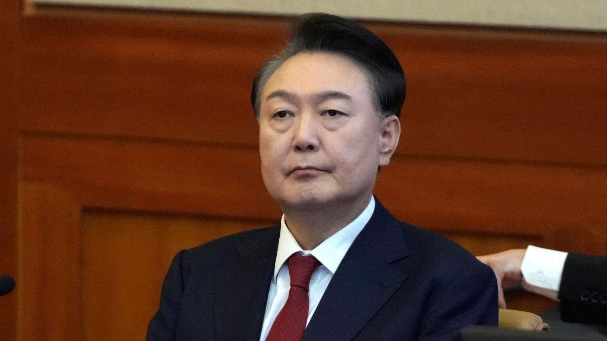 南韓前總統刑期再加30年 法院認定尹錫悅「通敵、濫權」有罪