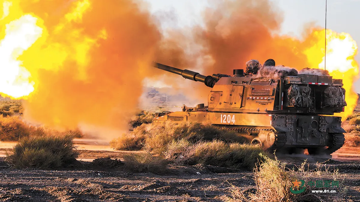 圖為中國解放軍第81集團軍實彈演訓。(中國軍網) 圖為中國解放軍第81集團軍實彈演訓。(中國軍網)