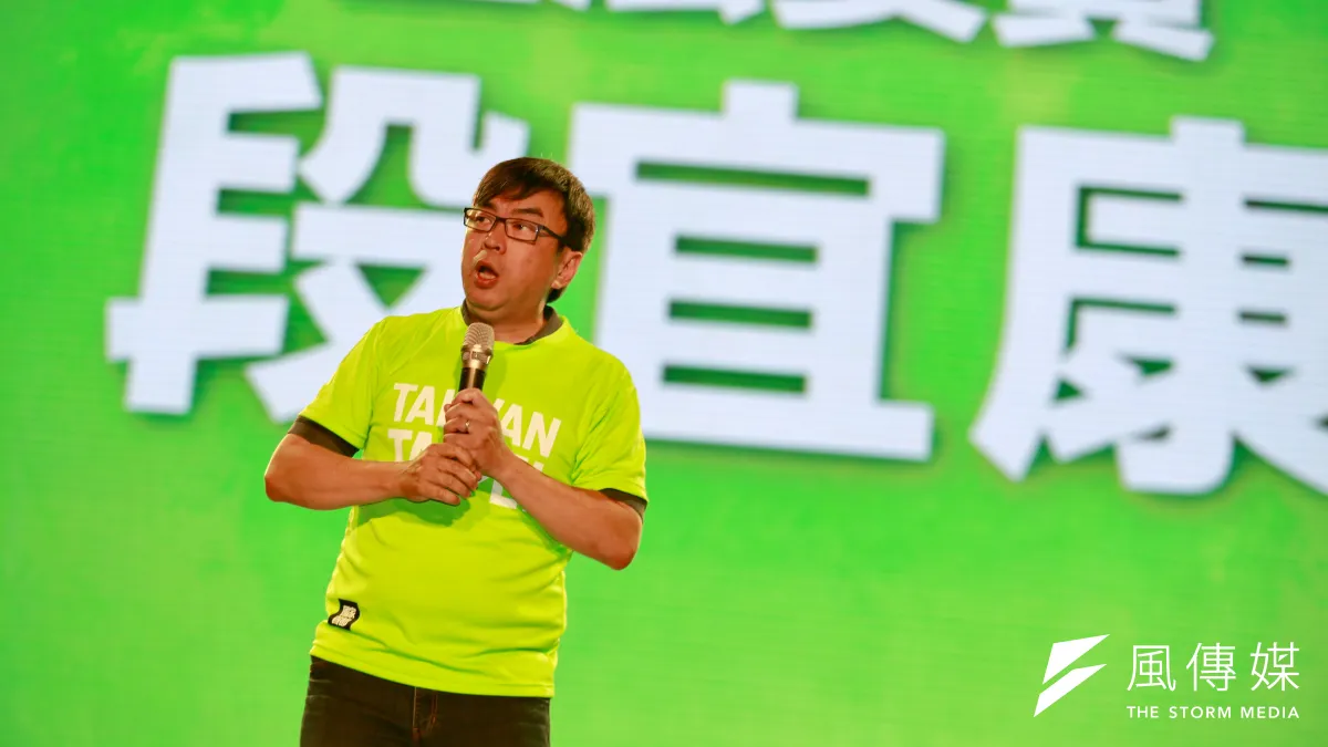 623民進黨台北市長參選人姚文智首場造勢晚會,民主進步黨不分區立委段宜康站台助講,營造全黨團結力挺氛圍。(簡必丞攝)
