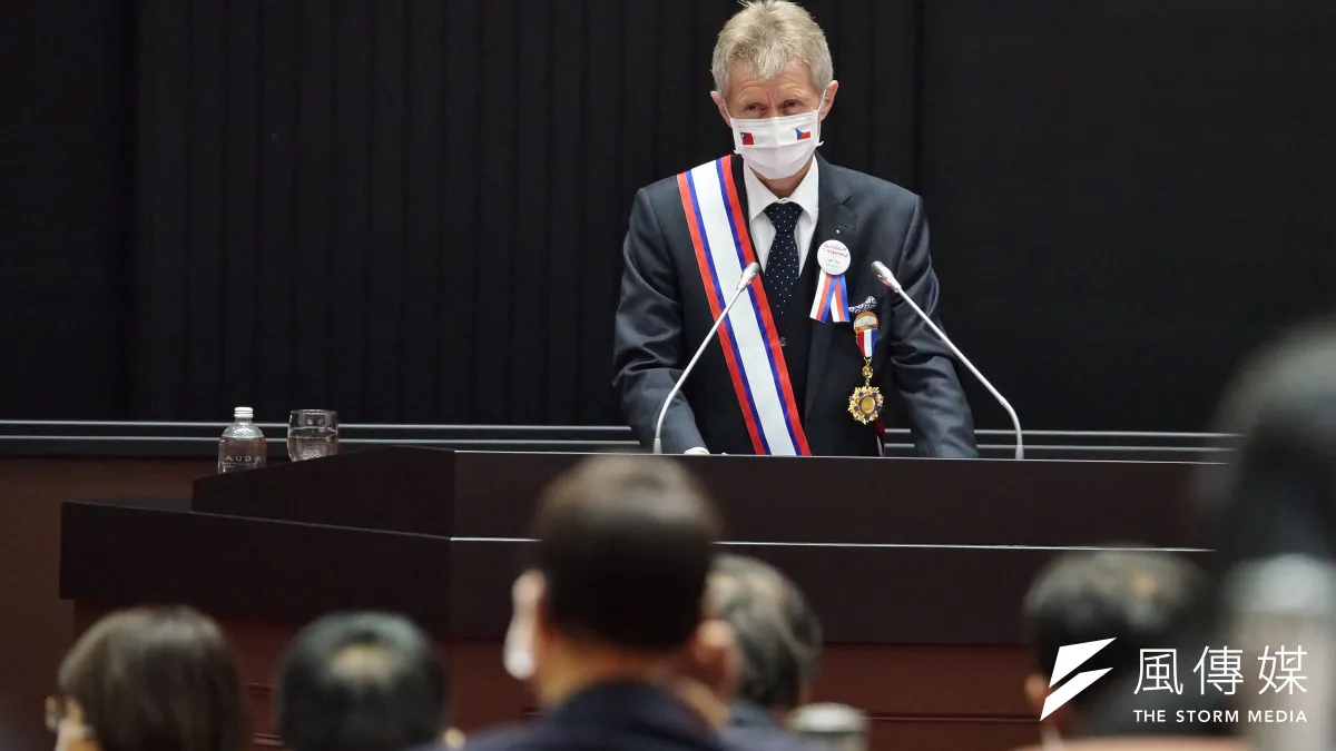 捷克參議院議長韋德齊1日率團到訪立院,並發表演說。(盧逸峰攝)